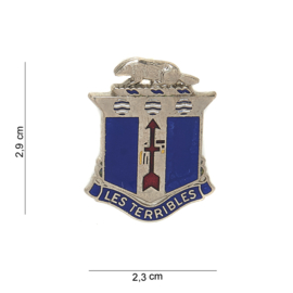 US Army 128th Infantry Regiment Les Terribles S unit crest metaal - 2,9 x 2,3 cm - maker Meyer - origineel