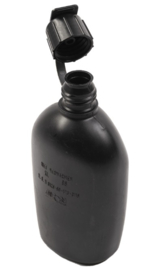 Defensie veldfles 1 liter Avon ZWART MET OPBOUWTAS veldfles  -  ook geschikt voor drinken met AMF12 gasmasker op AMF12 NBC masker - origineel