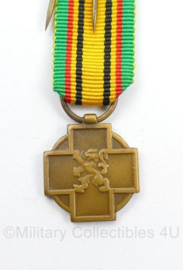 Belgische mini medaille van de militair Strijder van de oorlog 1940-1945 - 6 x 1,5 cm -origineel