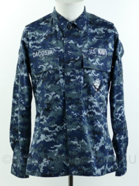 US Navy BDU field jacket met insignes en naam Dacosta - USN Navy blue digital - maat XSmall-regular - gedragen - origineel