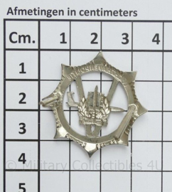 Luchthavenpolitie pet insigne - diameter 4½ cm - origineel