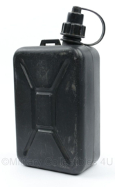 KMARNS Korps Mariniers en Defensie Nafta brandstof jerrycan 1L - 11 x 6 x 22 cm - gebruikt - origineel