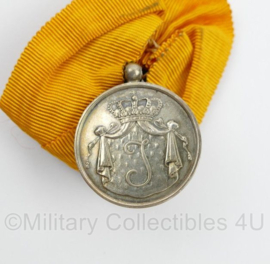 Defensie Juliana periode Trouwe dienst Medaille in zilver  - 5,5 x 4 cm - origineel