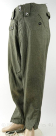 WO2 Duitse M43 Keilhose feldgrau - maat Large - replica