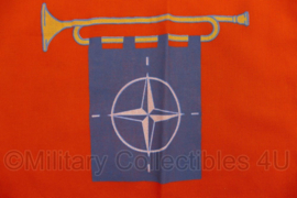 Defensie NATO  taptoe Arnhem vlag  - zeldzaam -  42,5 x 31 cm - origineel