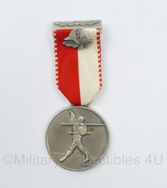 Zwitserse leger Bern Marche de 2 Jours medal 1959 Huguenin Kramer - uitgegeven aan Nederlandse eenheid - 10 x 4 cm - origineel