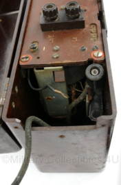 WO2 Duitse veldtelefoon Feldfernsprecher 43 uit 1944 - 28 x 9 x 22 cm - origineel
