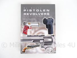 Encyclopedie"Pistolen en revolvers  A.E.Hartink - origineel