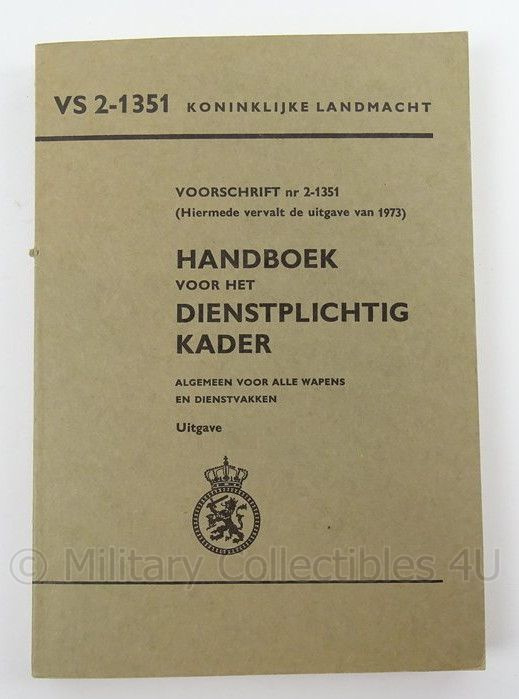 KL Landmacht Handboek voor het dienstplichtig kader uit 1977 - VS 2-1351 - afmeting 20 x 14 cm - origineel
