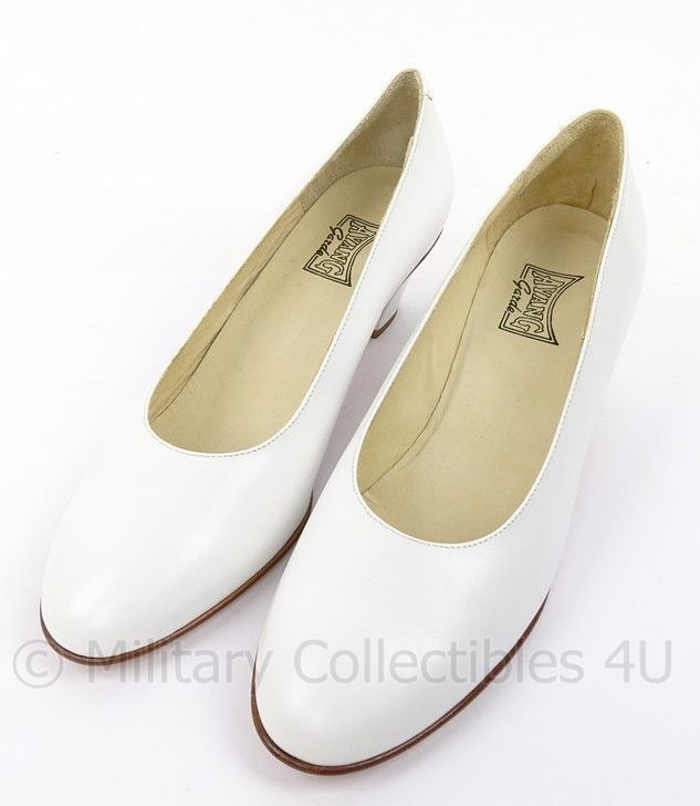 Mitt Vriendelijkheid geloof KM Koninklijke Marine dames Tropen pumps wit merk Avang - lederen zool -  nieuw in doos - maat 9 - origineel | Lage & halfhoge schoenen & sneakers |  Military Collectibles 4U