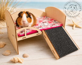 houten bed met trappetje voor cavia met kussen " Cavia Zomer "