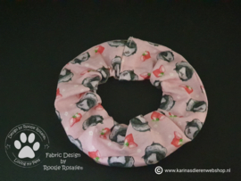 Haar Frutsel /  Scrunchie met Cavia Aardbei Roze Roosje Rosalie ®