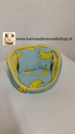 Snuggle bed " Banaan Bananen " met 2 kussentjes