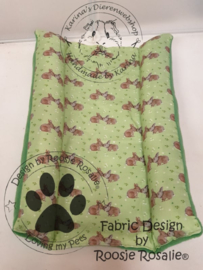 Bunny Snuggle Bed " Hop&Flop " L .... Custom Made van stof van Roosje Rosalie