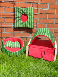 Handgemaakte Set Snuggle Bed met 2 kussentjes /  Hooizak / Vrijstaande hangmat set met schuilhangmat/ tunnel  Watermeloen