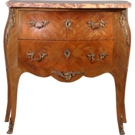 Antieke ladenkast / Kleine gebombeerde  commode ca. 1890  notenhouten met brons beslag (No.780147)