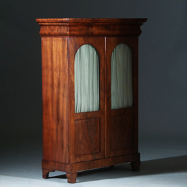 Biedermeier boekenkastje met getoogde ruiten uitneembare bespanning ca 1830 mahonie (No.280320)