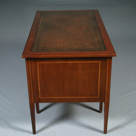 Antiek bureau met prachtig doorleefd leer en blonde ingelegde biezen ca 1875 (No.281435)