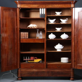 Antieke kasten / Grote tweedeurs strakke kast ca. 1850 mahonie met bloemmahonie (No.752833)