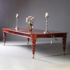 Smetteloze Lange tafel wind out table met slinger ca. 1850  tot 14 personen (No.831031)