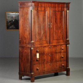 Antieke kast / Empire kabinet ca. 1810 met vrijstaande kolommen mahonie (No.211001)