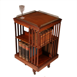 Antieke boekenmolen / Engelse revolving bookcase ±1875 mahonie met messing hekwerkje (No.892990)