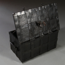 Antiek Varia / Neurenberger Geldkist Strongbox of Armada 18e eeuw (No.863155)
