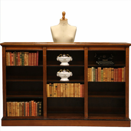 Lage en brede open-boekenkast noten met zwarte accenten ca 1880 (No.260610)