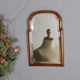 Antieke spiegels / Kleine Soester spiegel in notenhout  ca. 1800 met facet geslepen rand (No.520518)
