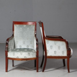 Antieke stoelen / Stel van 2 empire Bergères, 2e periode, mahonie met blauw velours (No.602118)
