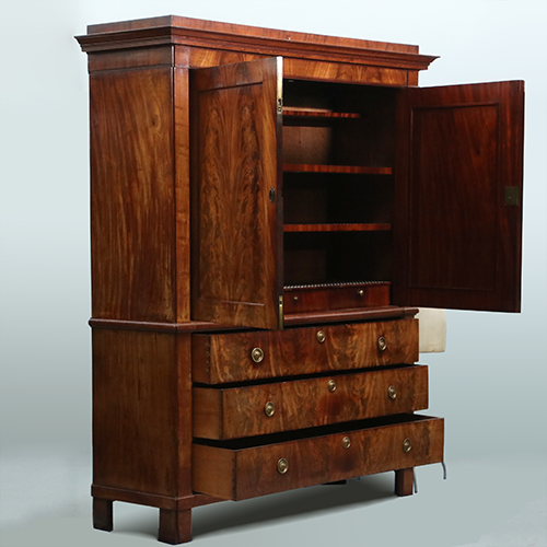 Strak ingetogen Haags kabinet ca 1825 in chic bloemmahonie  (No.301855)