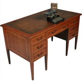 Antiek bureau met prachtig doorleefd leer en blonde ingelegde biezen ca 1875 (No.281435)