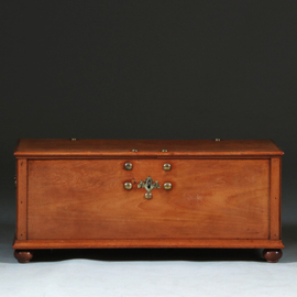Kleine koloniale kist ca 1800 djatihout met bronzen beslag (No.280310)