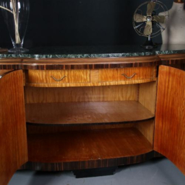 Antieke kast / Monumentaal art deco dressoir ca. 1925 met groen marmer in blond notenhout (No.451949)