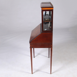 Damessecretaire met vitrine en rijk ingelegde schrijfklep (No.331505)