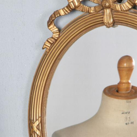 Antieke spiegel / Spiegel ovaal in goud met strikje bekroond ca. 1920 (No.411556)