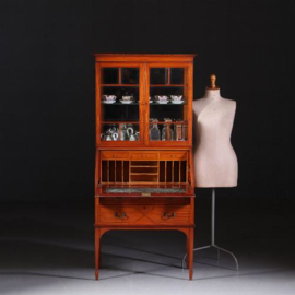 Antieke bureaus / Notenhouten secretaire ca. 1900 met 3-zijdig beglaasde vitrine (No.542447)