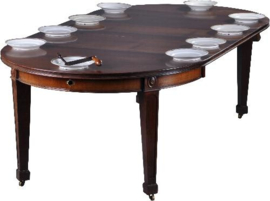 Antieke tafel / Engelse windout table  ca. 1890 in mahonie op vier strakke tapse poten (No.912751)