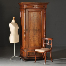 Antieke kast / Noten met wortelnoten 1-deurskast ca. 1880 geschikt als servieskast of garderobekast  (No.155128)