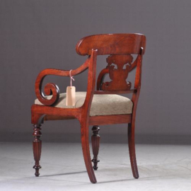 Antieke stoelen /  Engelse bureaustoel / armstoel in mahonie ca. 1840 linde groen bekleed (No.931433)