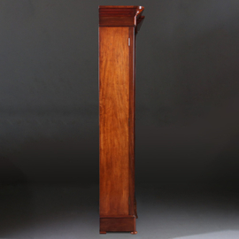 Strakke grote driedeurs Boekenkast Servieskast Laat Biedermeier ca 1840 deels gesloten mahonie en bloemmahonie (No.212815)
