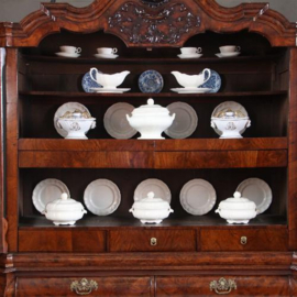 Antieke kasten / Wortelnoten Louis Quinze / Rococo kabinet ca. 1765 in betoverende kleur (No.822416)