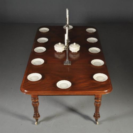 Antieke tafel / Victoriaanse coulissentafel ca. 1870 met 2 inlegbladen in mooie oude kleur (No.301722)