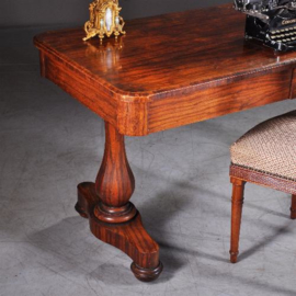 Antieke bureaus / Vroeg Victoriaanse schrijftafel / wandtafel ca. 1840 in palissander met 2 laden (No.931906)