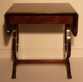 Antieke tafel / Mahonie Wandtafel ook geschikt als klein schrijftafeltje. (No.86406)