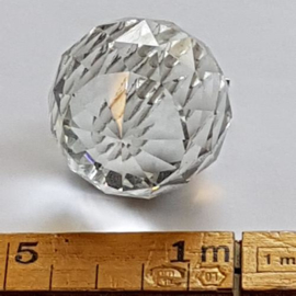 kolossale kroonluchter ca. 1950 met vele honderden geslepen bollen diameter 1,20 m.   (No.155511)