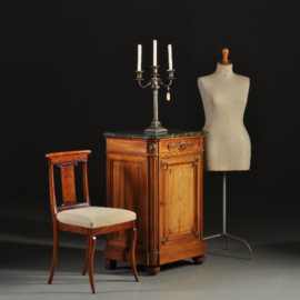 Antieke kast /  Bijzonder fraaie smalle penantkast Gurét a Paris ca. 1865 in notenhout met marmer (No.310724)