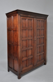 Antieke kast / Hollandse panelenkast ca. 1700 in een prachtige patina (No.47404)