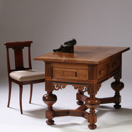 Antieke bureaus / Betaaltafel Neo-renaissace 19e eeuw als schrijftafel zeer geschikt (No.891160)