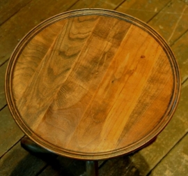Antieke bijzettafels / Lampentafel / Wijntafeltje gemerkt Pander  rond verdiept blad  (No.442403)